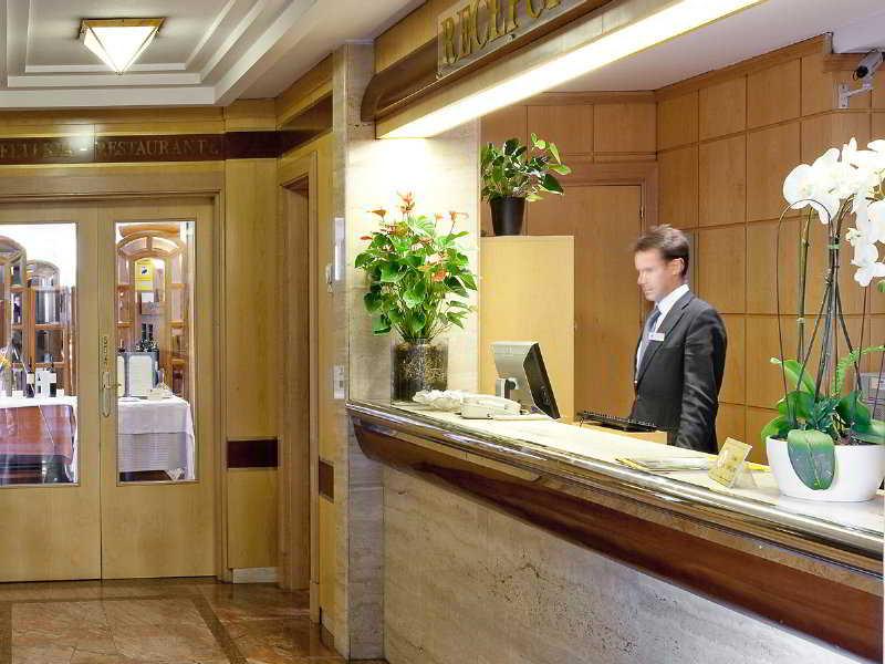 Vp Jardin De Hotel Tres Cantos